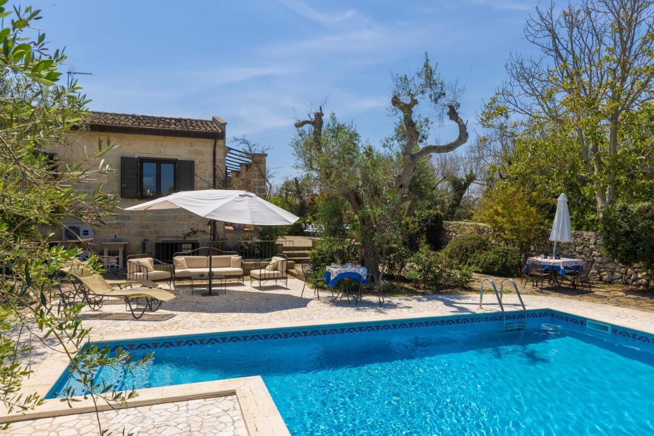 Casa Ulmi Con Piscina Bed and Breakfast Uggiano La Chiesa Εξωτερικό φωτογραφία