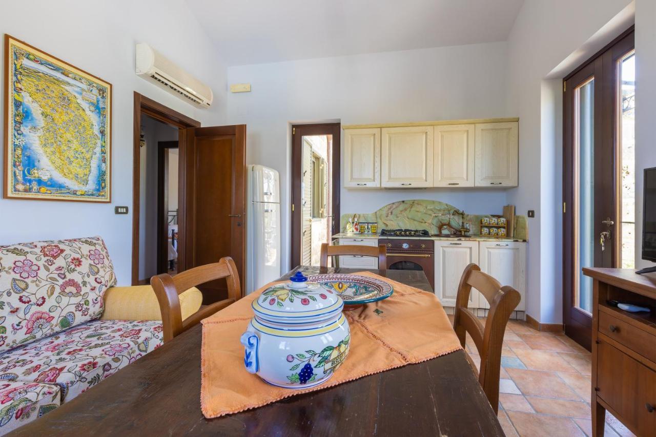 Casa Ulmi Con Piscina Bed and Breakfast Uggiano La Chiesa Εξωτερικό φωτογραφία