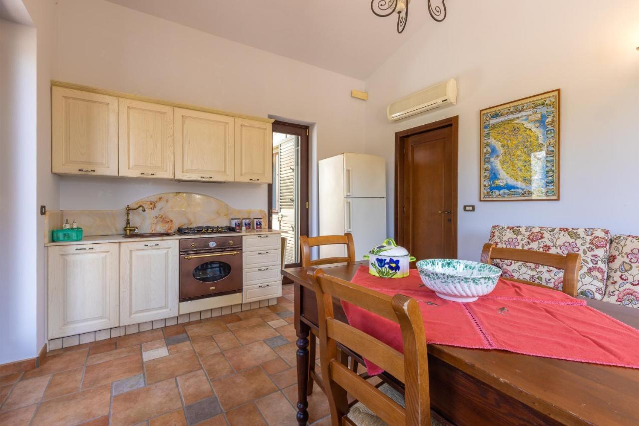 Casa Ulmi Con Piscina Bed and Breakfast Uggiano La Chiesa Εξωτερικό φωτογραφία